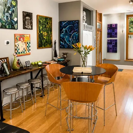 House 5863- Chicago's Premier Bed & Breakfast 4*