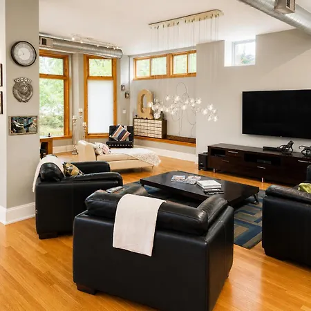 House 5863- Chicago's Premier Bed & Breakfast 4*