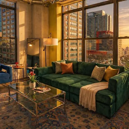 Apartment Bright 2br Luxury Corner With Optional Parking Sleeps 6 Guests Near Mccormick Place And Soldier Field
