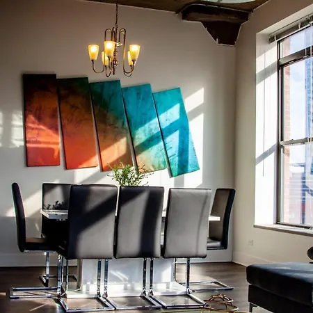 Apartment Spacious And Luxurious 3br Near Mccormick Place And Soldier Field With Optional Parking - Sleeps 10 *