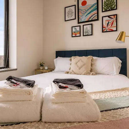 Spacious And Luxurious 3br Near Mccormick Place And Soldier Field With Optional Parking - Sleeps 10 Apartment