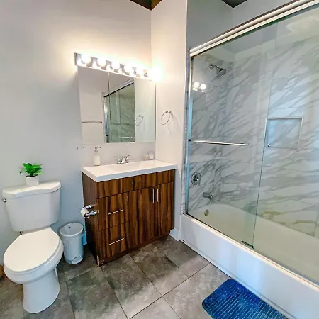 Apartment Spacious And Luxurious 3br Near Mccormick Place And Soldier Field With Optional Parking - Sleeps 10