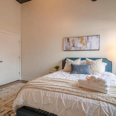 Group Friendly Spacious 3br With Optional Parking And Gym Access Sleeps 10 Guest Near Mccormick Place And Soldier Field Apartment *