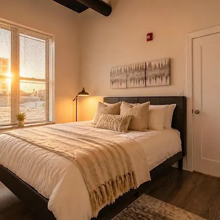 Group Friendly Spacious 3br With Optional Parking And Gym Access Sleeps 10 Guest Near Mccormick Place And Soldier Field * Chicago