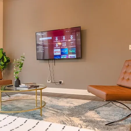 Group Friendly Spacious 3br With Optional Parking And Gym Access Sleeps 10 Guest Near Mccormick Place And Soldier Field Apartment Chicago