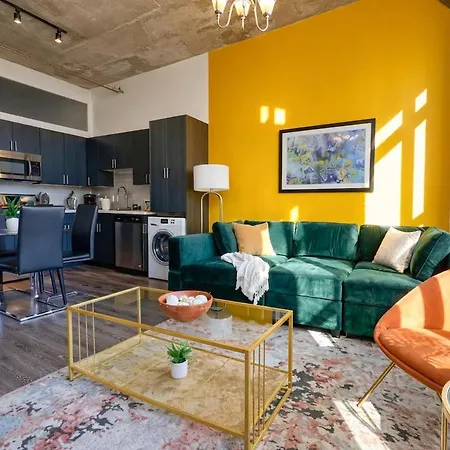 Spacious 2br Vacation With View, Optional Parking And Gym Near Mccormick Place & Downtown Attractions Apartment Chicago