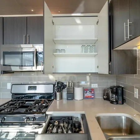Mccormick Place Secret Oasis With Optional Parking For Up To 8 Guests *