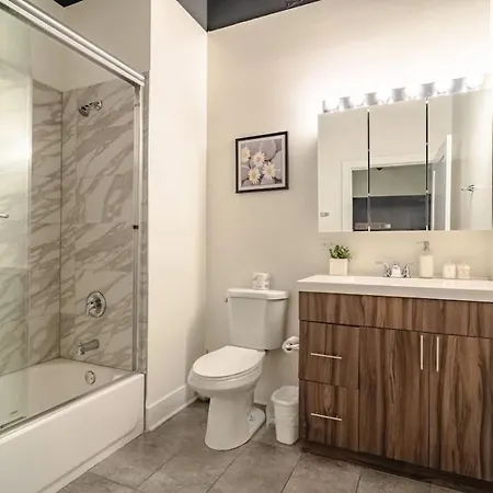 Apartment Ideal 3br Business Or Leisure In Fully Stocked Kitchen & Fast Internet With Optional Parking Near Soldier Field, Grant Park & Mccormick Place *