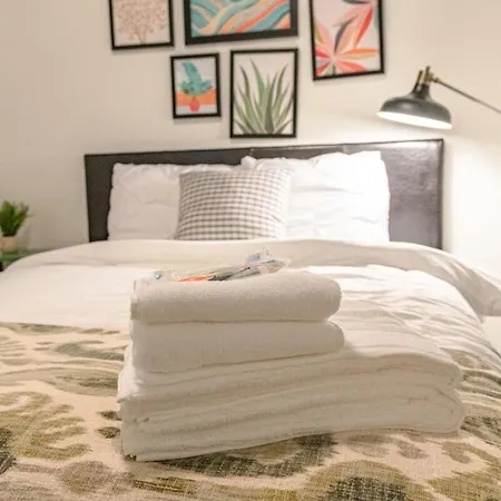 Apartment Ideal 3br Business Or Leisure In Fully Stocked Kitchen & Fast Internet With Optional Parking Near Soldier Field, Grant Park & Mccormick Place Chicago