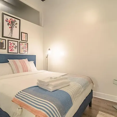 Apartment Ideal 3br Business Or Leisure In Fully Stocked Kitchen & Fast Internet With Optional Parking Near Soldier Field, Grant Park & Mccormick Place Chicago
