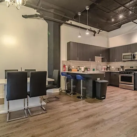 Apartment Ideal 3br Business Or Leisure In Fully Stocked Kitchen & Fast Internet With Optional Parking Near Soldier Field, Grant Park & Mccormick Place *
