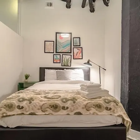Ideal 3br Business Or Leisure In Fully Stocked Kitchen & Fast Internet With Optional Parking Near Soldier Field, Grant Park & Mccormick Place *