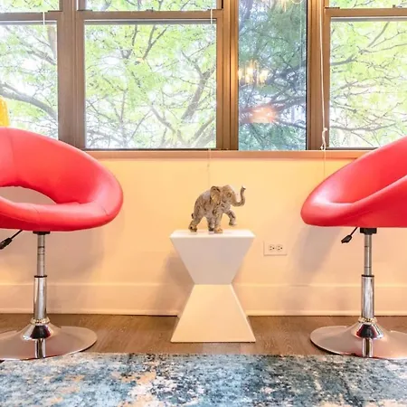 Ideal 3br Business Or Leisure In Fully Stocked Kitchen & Fast Internet With Optional Parking Near Soldier Field, Grant Park & Mccormick Place Apartment