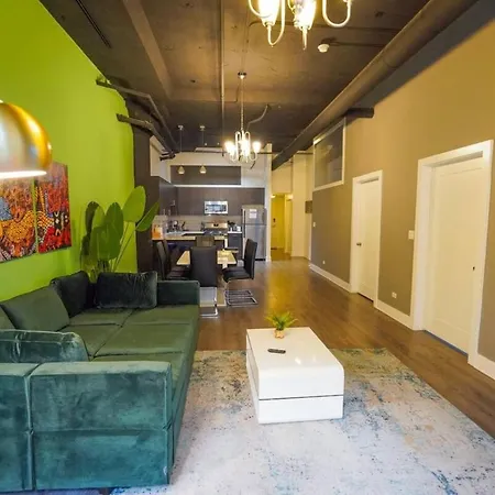 Apartment Ideal 3br Business Or Leisure In Fully Stocked Kitchen & Fast Internet With Optional Parking Near Soldier Field, Grant Park & Mccormick Place