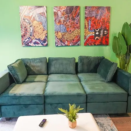 Ideal 3br Business Or Leisure In Fully Stocked Kitchen & Fast Internet With Optional Parking Near Soldier Field, Grant Park & Mccormick Place Apartment *