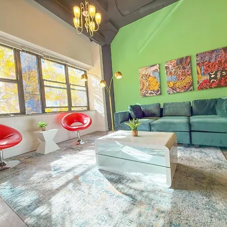Ideal 3br Business Or Leisure In Fully Stocked Kitchen & Fast Internet With Optional Parking Near Soldier Field, Grant Park & Mccormick Place