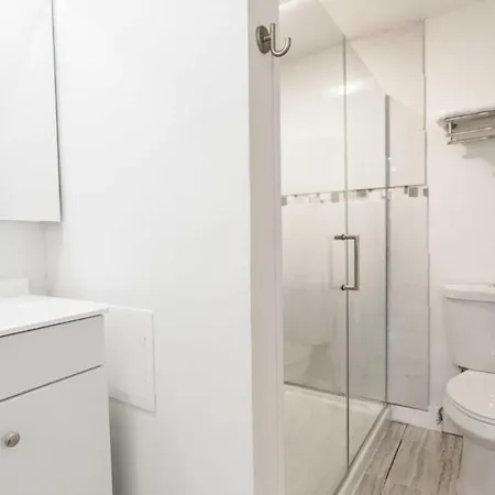 Double Play Wrigley - Prime Location Across From Wrigley Field & Transit - 2br Apts *