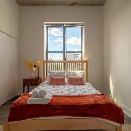 Apartment Mccormick Place Downtown: Luxurious 3br/2ba For 10 *