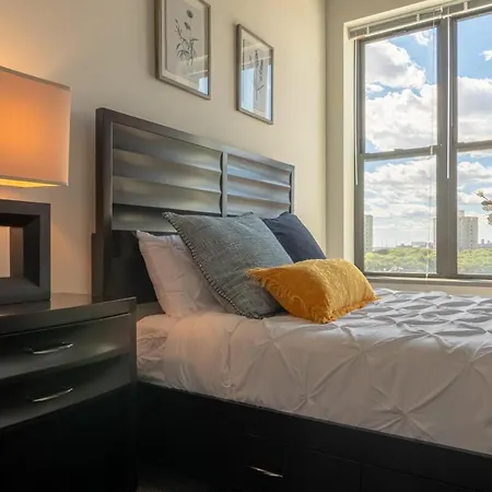 Mccormick Place Downtown: Luxurious 3br/2ba For 10