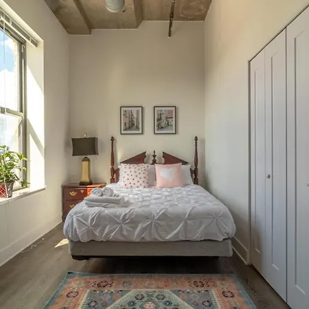 Mccormick Place Downtown: Luxurious 3br/2ba For 10 Apartment