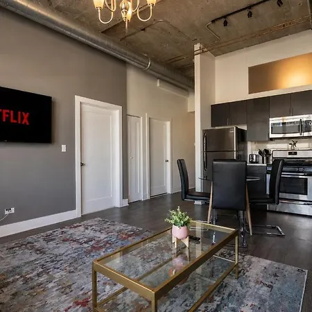 South Loop 2br Retreat With Skyline View And Optional Parking For 8 Guests Near Mccormick Place And Soldier Field Apartment Chicago