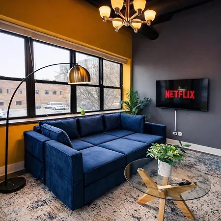 Apartment Mccormick Place 2br Spacious Corner Unit With Optional Parking Sleeps 6 Guests Near Soldier Field And Grant Park Chicago
