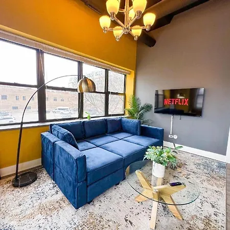 Mccormick Place 2br Spacious Corner Unit With Optional Parking Sleeps 6 Guests Near Soldier Field And Grant Park *