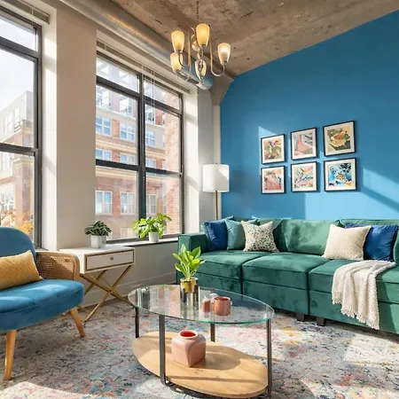 Apartment Mccormick Place Beautiful 2br With Optional Parking Sleeps Up To 8 Near Soldier Field, Grant Park And Lakefront Trail *