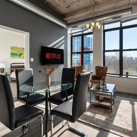Apartment Mccormick Place 2br Stylish With Optional Parking And Gym For Up To 8 Guests Near Soldier Field And Grant Park