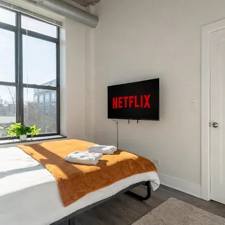Mccormick Place 2br Stylish With Optional Parking And Gym For Up To 8 Guests Near Soldier Field And Grant Park *