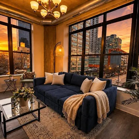 Mccormick Place Stylish Corner With Optional Parking And Gym Access Sleep 6 In South Loop * Chicago