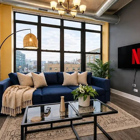 Apartment Mccormick Place Stylish Corner With Optional Parking And Gym Access Sleep 6 In South Loop