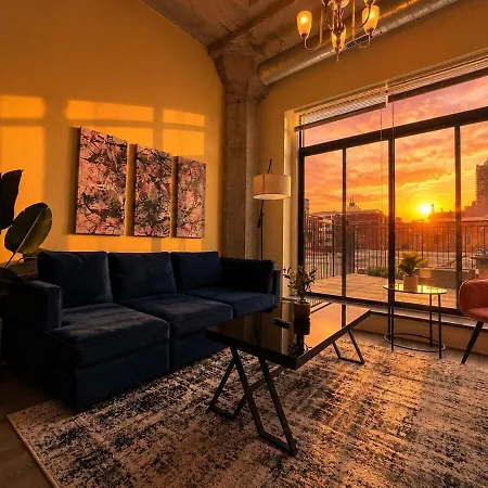 Apartment Mccormick Place 2br With Patio, Skyline View And Optional Parking Sleeps 6 Near Soldier Field And Grant Park