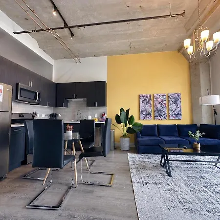 Apartment Mccormick Place 2br With Patio, Skyline View And Optional Parking Sleeps 6 Near Soldier Field And Grant Park *