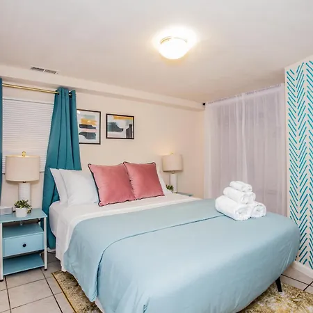 Walk To Train L Near Attractions And Ord L Free Parking L Patio Chicago