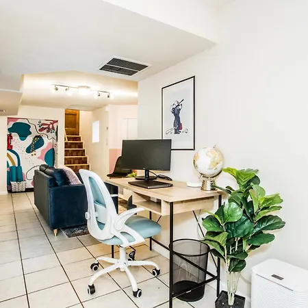 Apartment Walk To Train L Near Attractions And Ord L Free Parking L Patio Chicago