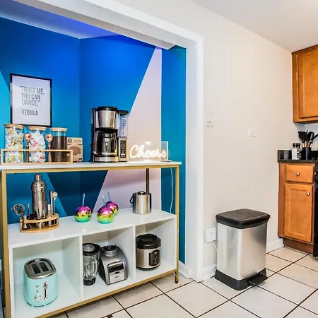 Walk To Train L Near Attractions And Ord L Free Parking L Patio Chicago