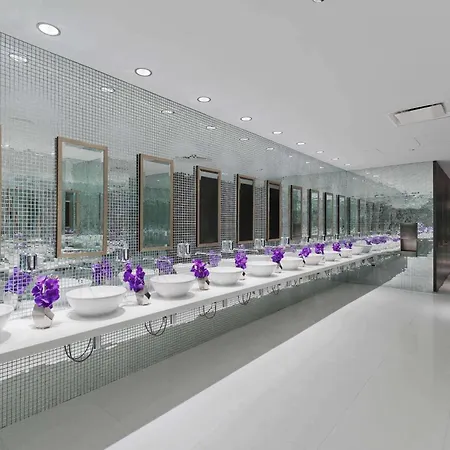 Hotel Radisson Blu Aqua Hotel, 4*