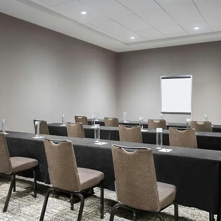 Hotel Springhill Downtown/river North 3*