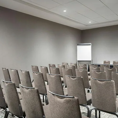 Springhill Downtown/river North Hotel 3*