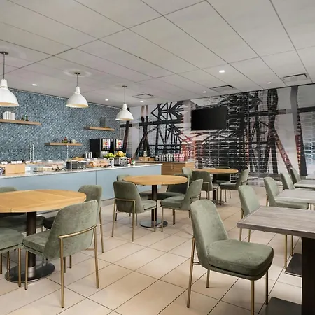 Springhill Downtown/river North 3*