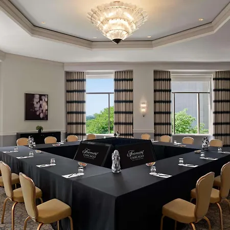 Fairmont Millennium Park Hotel 4*