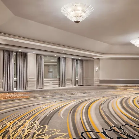 Fairmont Millennium Park Hotel 4*