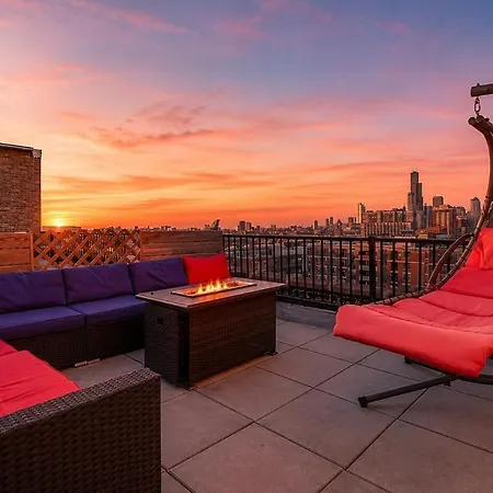 Mccormick Place 3br Luxury Penthouse Duplex With Personal Rooftop And Optional Parking For 8 Guests In South Loop Chicago