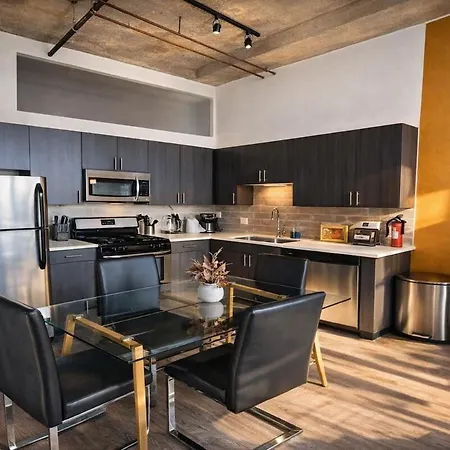 Family Friendly 2br South Loop With Optional Parking And Gym Access Sleeps Up To 8 Near Mccormick Place And Soldier Field Chicago