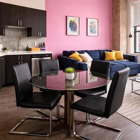 Modern 2br Loft With Amazing Skyline View And Optional Parking For 8 Guests Near Mccormick Place And Soldier Field * Chicago