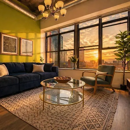 Apartment Convenient Cozy 2br Loft With Optional Parking For 8 Guests Near Mccormick Place, Soldier Field And Lakefront Trail *