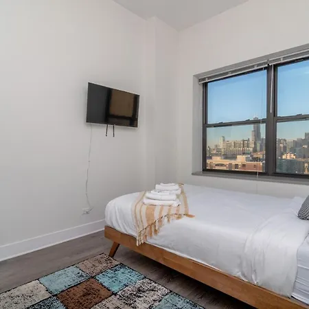 Mccormick Place 3br Luxury Penthouse Duplex With Personal Rooftop And Optional Parking For 8 Guests In South Loop Chicago