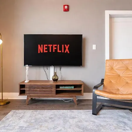 Modern 2br Loft With Amazing Skyline View And Optional Parking For 8 Guests Near Mccormick Place And Soldier Field * Chicago