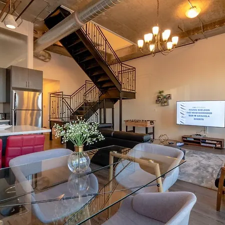 Apartment Mccormick Place 3br Luxury Penthouse Duplex With Personal Rooftop And Optional Parking For 8 Guests In South Loop *